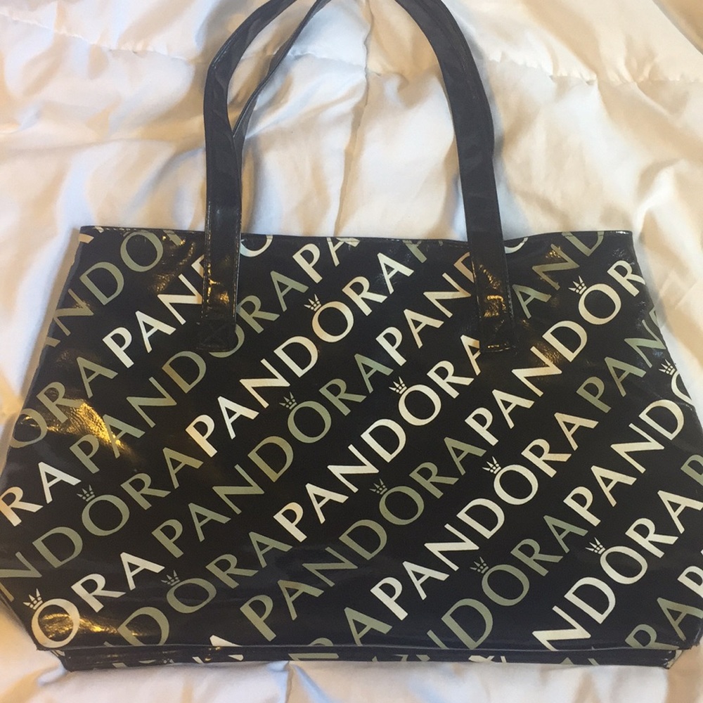 PANDORA TOTE👜